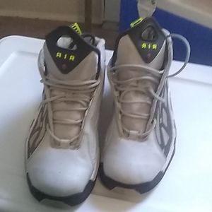 Nike pillar gray size 11.5